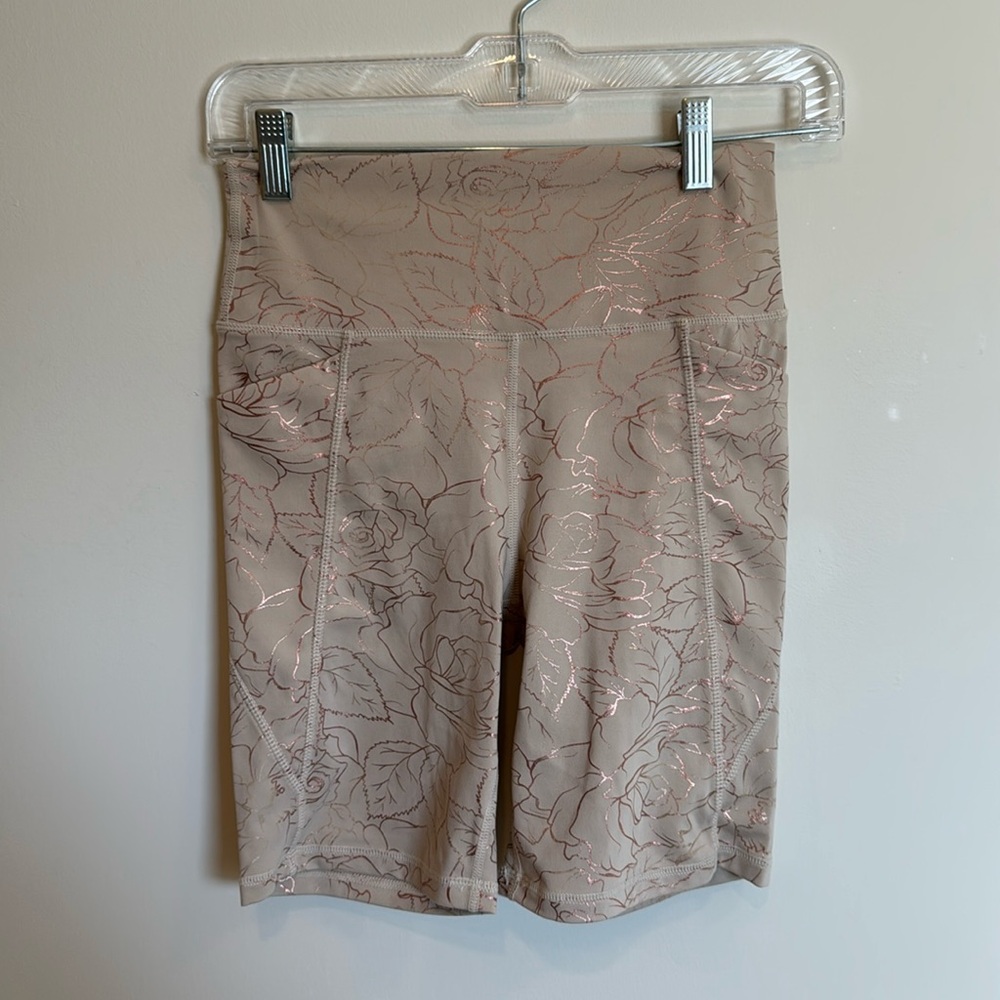 Senita 8” skin biker shorts - latte and rose gold foil